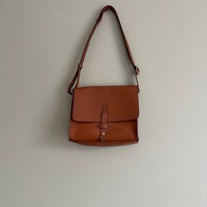 Women's Tan Leather Messenger Bag - Structured Crossbody Satchel
